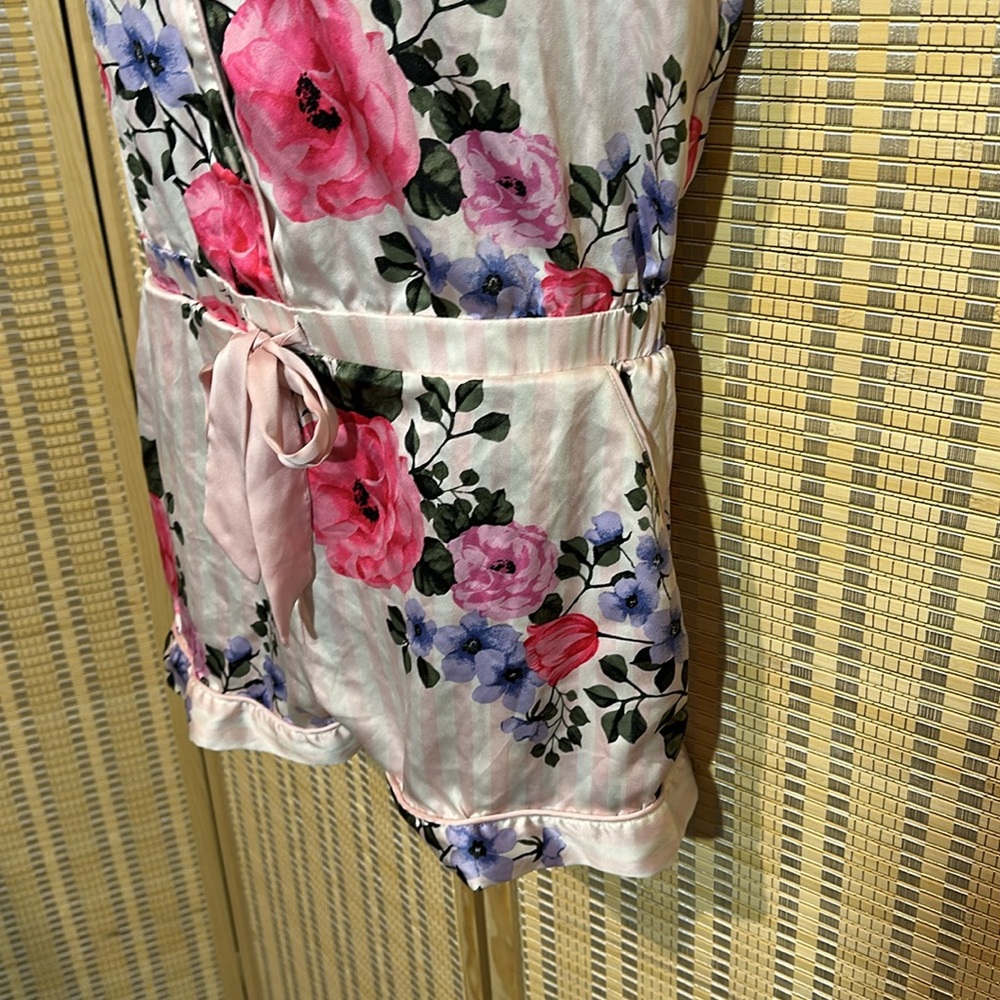Victoria's Secret Pale Pink Striped Floral Silk Feel Romper Pajamas One Piece M - Picture 9 of 16